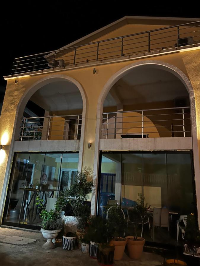 In Villa Guesthouse Sutomore Luaran gambar