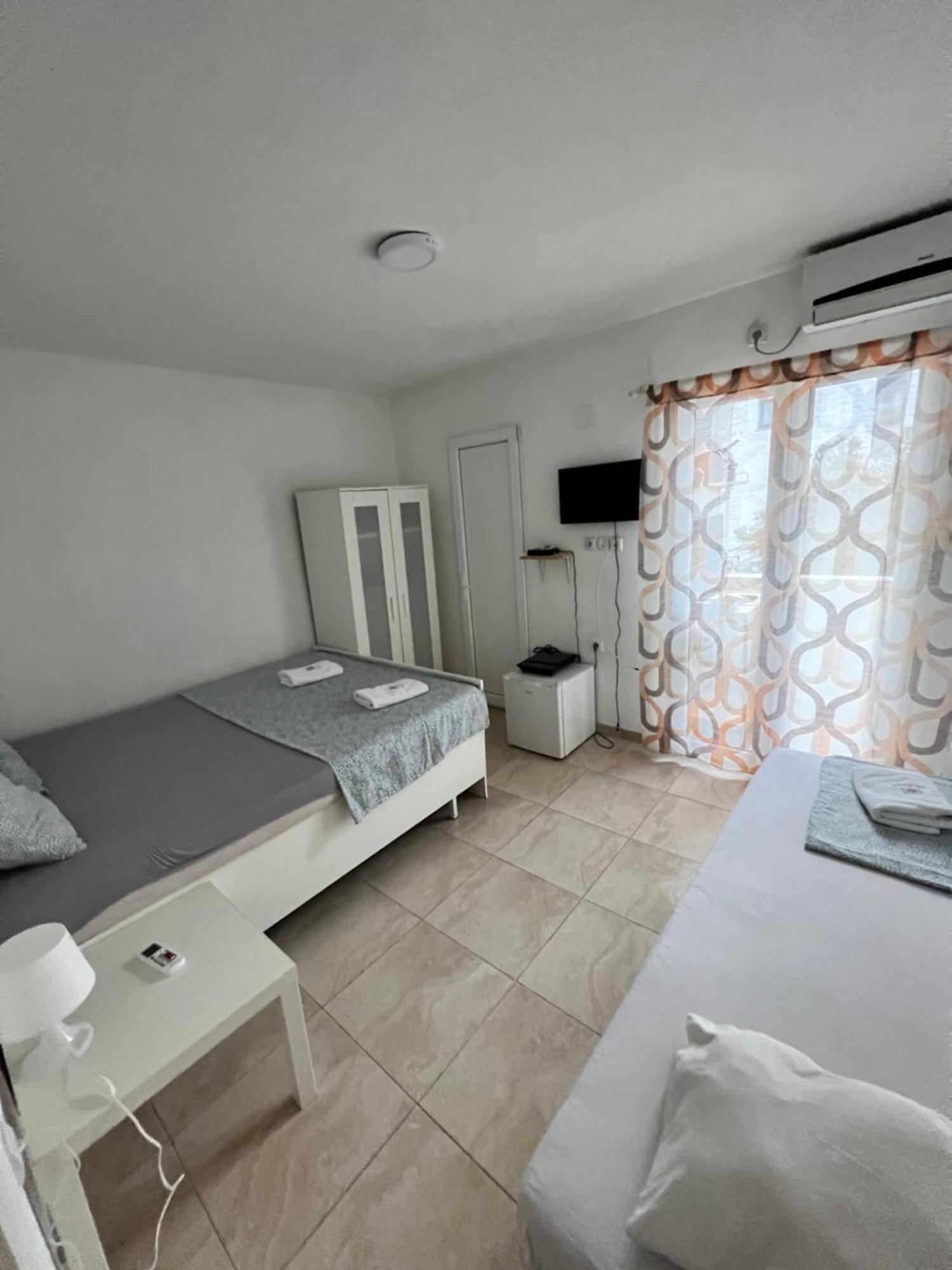 In Villa Guesthouse Sutomore Luaran gambar
