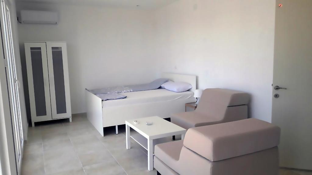 In Villa Guesthouse Sutomore Luaran gambar